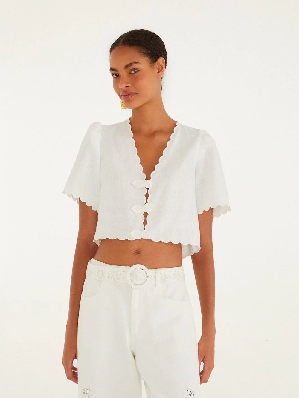 FARM RIO Cropped floral-appliquéd scalloped linen top